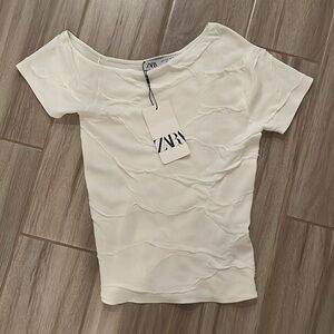 NWT: Zara Textured White Short Sleeve Top (small)